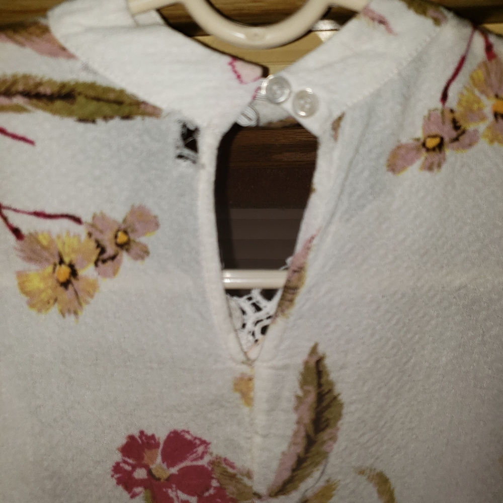 Girls long sleeve, bare shoulder blouse - Picture 6 of 8